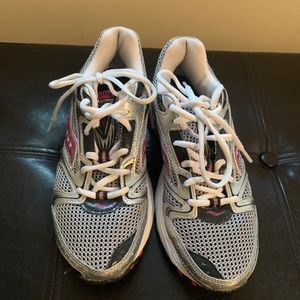 Saucony